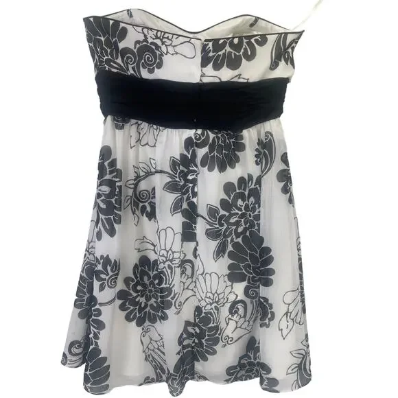 White House Black Market Sleeveless Princess Empire Waist Floral White/Blk Sz 8 - Picture 6 of 11